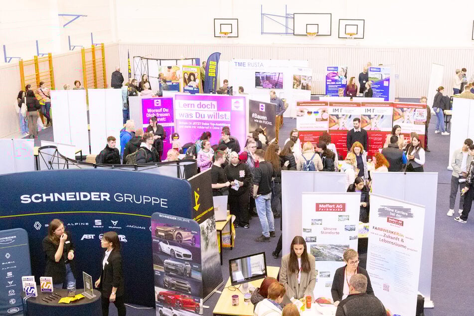 Während der ZIM können sich Besucher direkt bei den Unternehmen über Stellenangebote informieren und Angebote einholen.