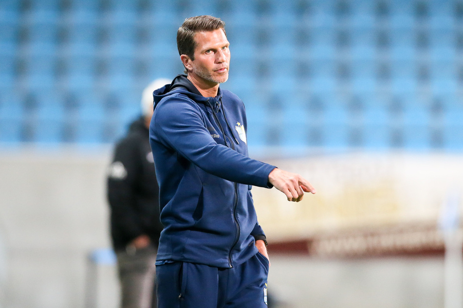 Chemnitz-Trainer Patrick Glöckner sah eine gute Leistung seines Teams in Duisburg. Allerdings auch zwei Gegentore durch eigene Fehler.
