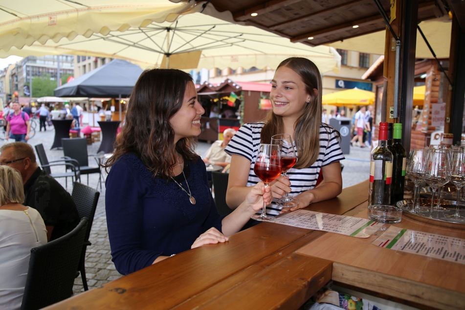 Schon am heutigen Mittwoch startet in diesem Jahr das 24. Leipziger Weinfest. (Archivbild)