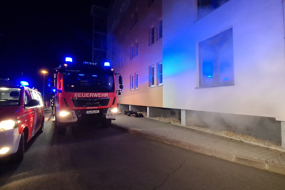 In der Isidor-Goldberg-Straße in Plauen brannte in der Nacht zu Mittwoch ein Kellerabteil.