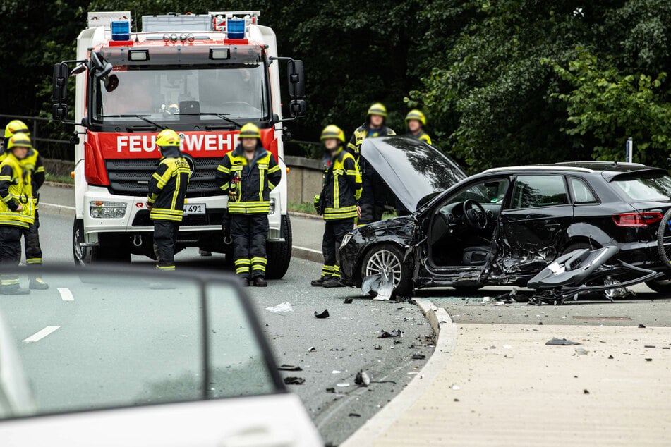 Drei Verletzte nach heftigen Crash im Vogtland