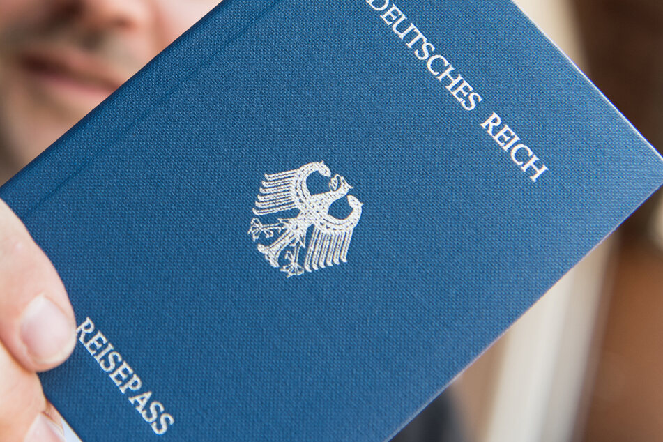 Die federführend durch den Staatsschutz der Kriminalpolizei Nordhausen geführten Ermittlungen haben zudem Kontakte der Angeschuldigten zu bundesweit führenden Reichsbürgervereinigungen ans Tageslicht befördert. (Symbolbild)