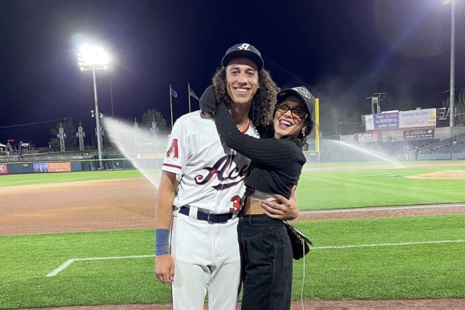 Word on the street is that Vanessa Hudgens (r) and MLB athlete Cole Tucker are engaged.