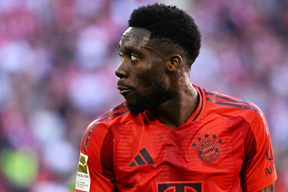 Bleibt Alphonso Davies (23) beim FC Bayern oder muss sich der Rekordmeister im Sommer nach einem passenden Ersatz umsehen?