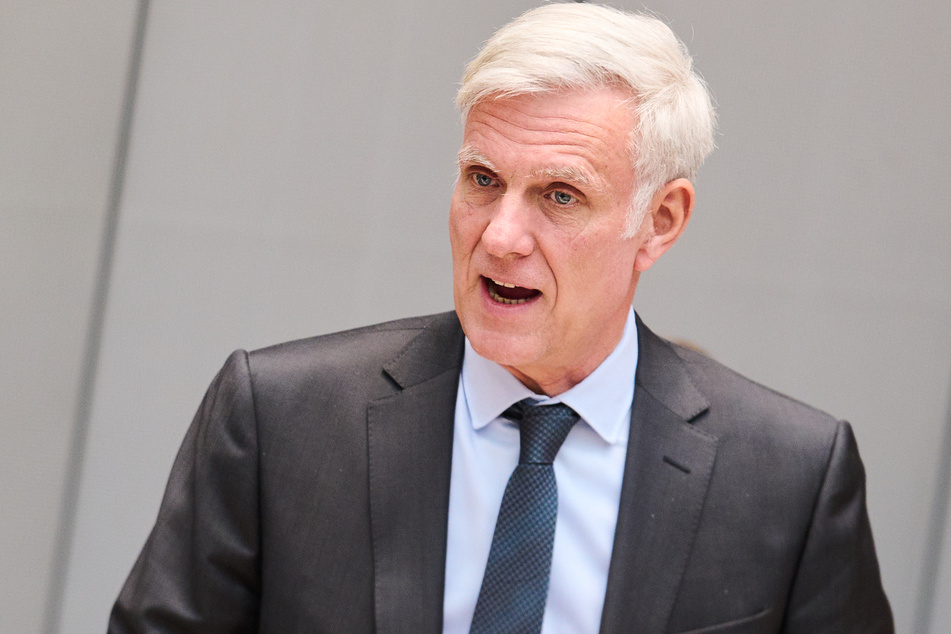 Politiker Stephan Schwarz (57, parteilos) steht als Wirtschaftssenator aktuell vor verschiedenen Herausforderungen.