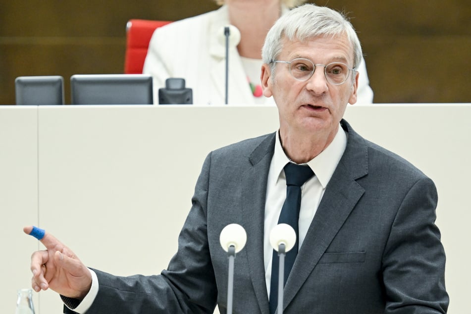 Brandenbzrgs AfD-Landeschef kann sich nicht über einen Praktikanten freuen.