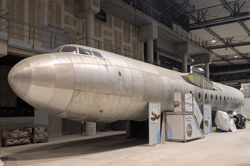 Rekonstruierter Rumpf der B 152 (Seriennummer 11) am Flughafen Dresden.