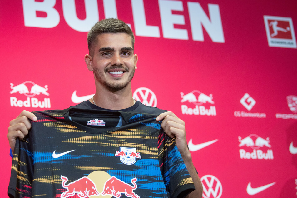 André Silva (25) erzielte in der abgelaufenen Spielzeit satte 28 Treffer für die "Adlerträger". In der Saison 21/22 geht er für RB Leipzig auf Torejagd und wird für die Hessen nur schwer zu ersetzen sein.