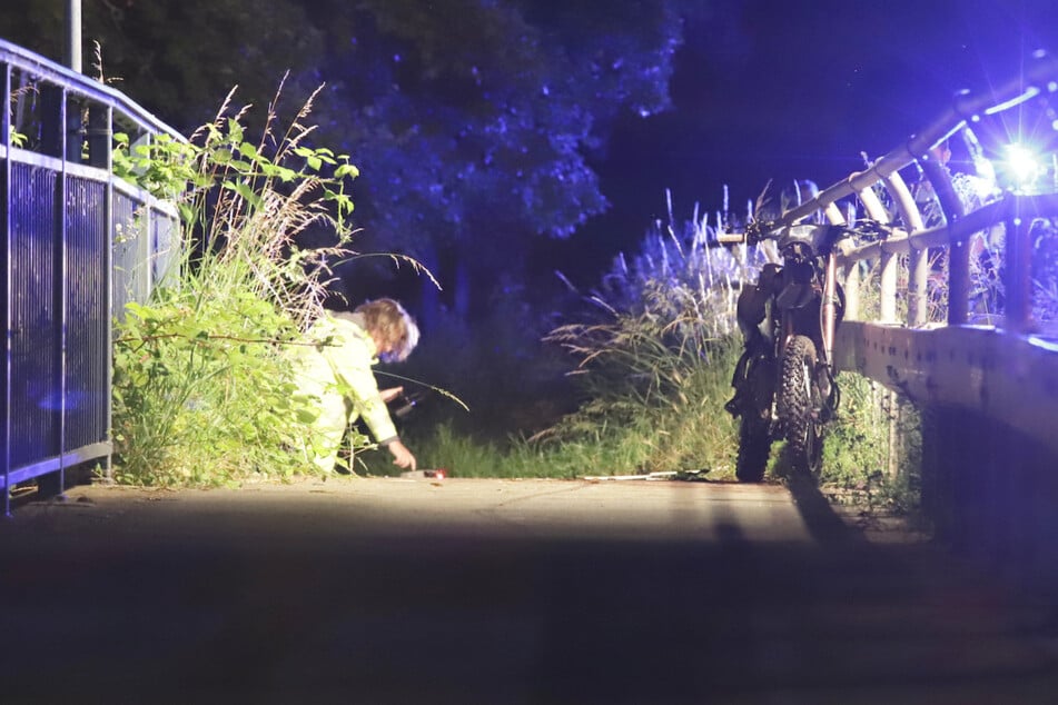 Rettungs-Hubschrauber muss anrücken: Motorradfahrer verunfallt auf Radweg