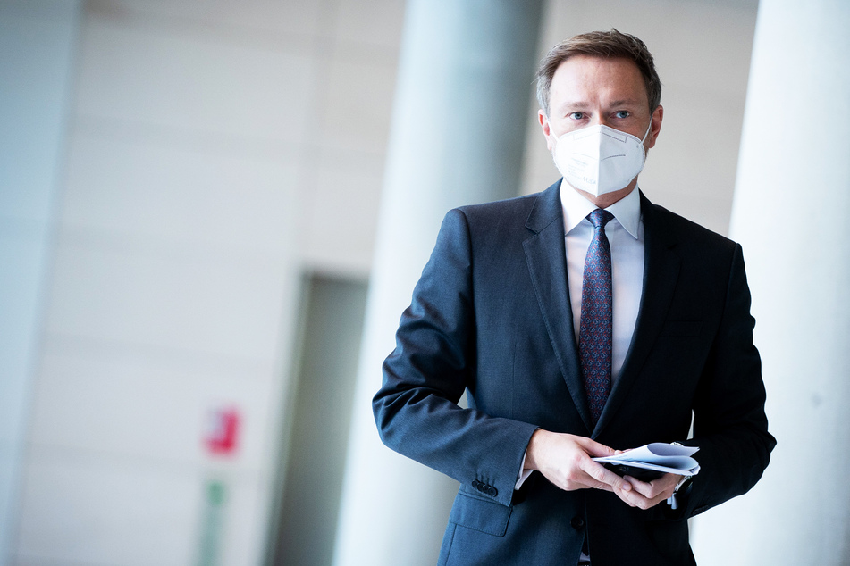 Bis zu den Sommerferien: Lindner fordert Impfgarantie