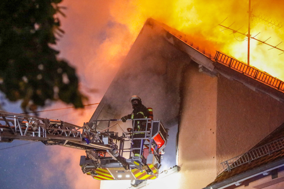 Die Feuerwehr im Einsatz in Bad Boll.