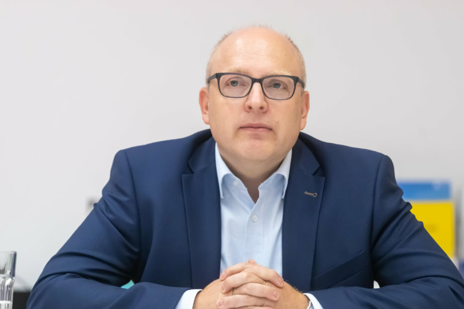 Kämmerer Sven Schulze (48, SPD) hofft auf Unterstützung von Bund und Land.