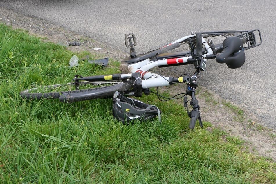 Der Radfahrer wurde verletzt ins Krankenhaus gebracht.