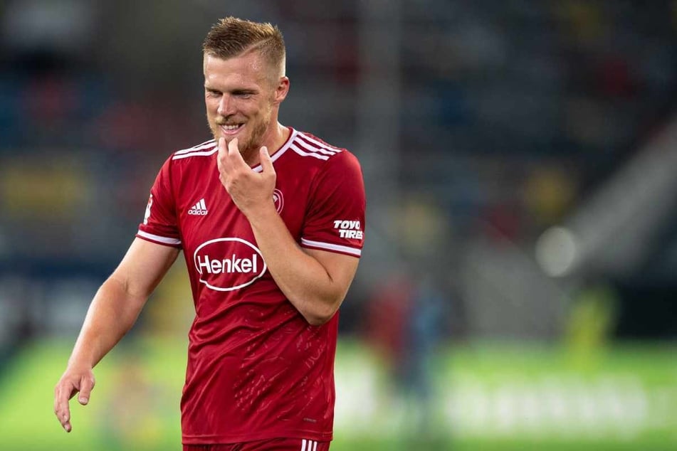 In Düsseldorf ist Rouwen Hennings (34) Top-Torjäger. Beim HSV kam er nicht über den Status des Jugendspielers hinaus.