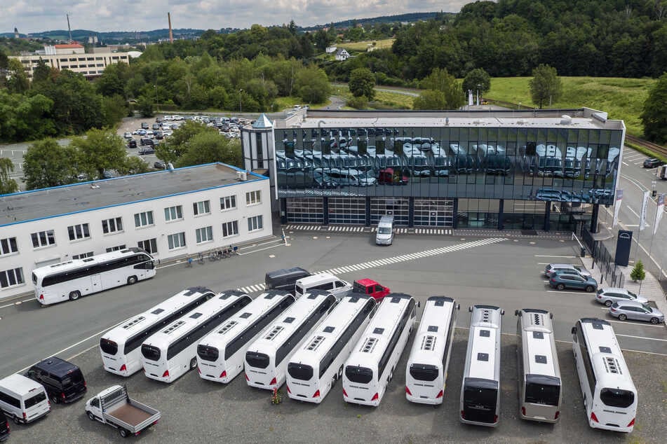 Die Zukunft des Bus Modification Center im Vogtland mit rund 150 Mitarbeitern ist ungewiss.