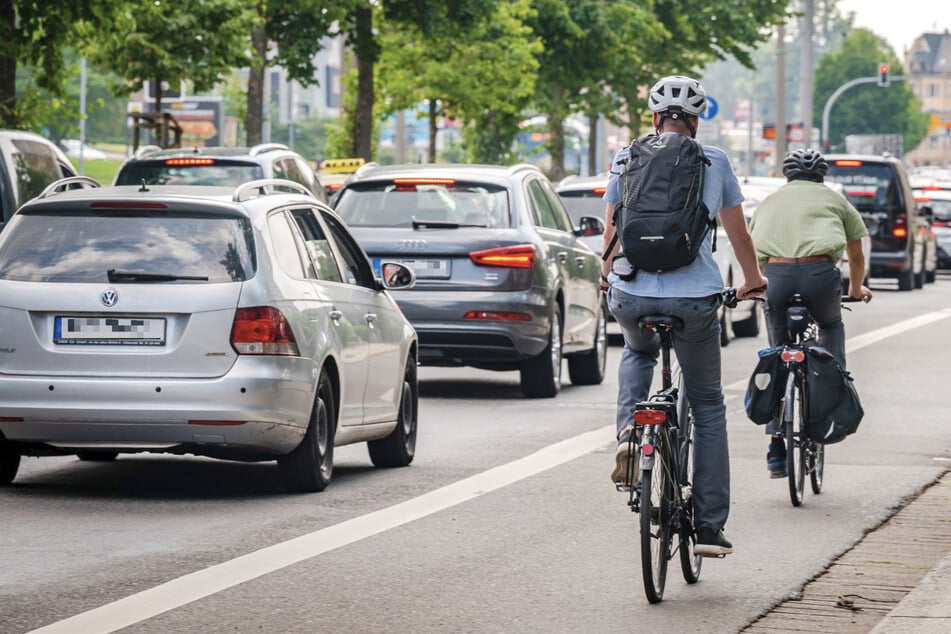 76 Prozent der befragten Radfahrer in Sachsen berichten im Fahrradklima-Test 2022 von Konflikten mit Autofahrern. (Symbolfoto)