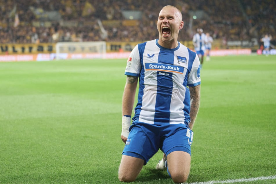 Der Matchwinner: Jon Dagur Thorsteinsson (27) bejubelt den Siegtreffer.