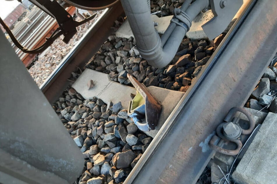 Ein sogenannter Hemmschuh, wie er hier auf dem Bild zu sehen ist, soll den Unfall verursacht haben. (Symbolfoto)