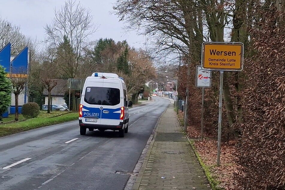 Zwei verdächtige Personen haben an einer Schule in Wersen einen Polizeieinsatz ausgelöst.