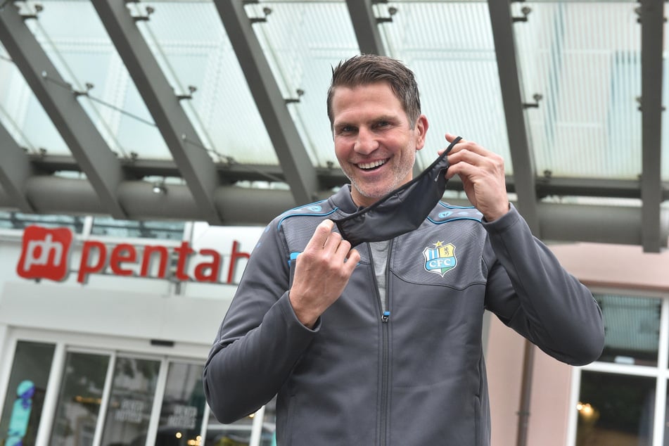 CFC-Trainer Patrick Glöckner hat sein Lachen trotz aller Widrigkeiten nicht verloren, blickt optimistisch auf die finale Phase der Drittliga-Saison.