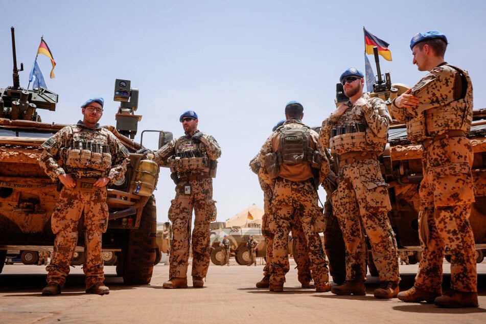 Bundeswehrsoldaten im Feldlager Camp Castor in Mali: Während eine große Mehrheit der Deutschen Friedenseinsätze der Bundeswehr generell befürwortet, ist die Einstellung gegenüber der Mission in Mali eher kritisch.