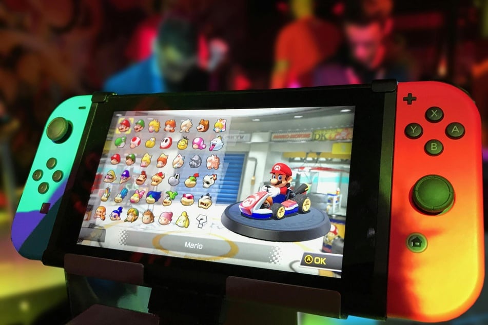 Auch für diejenigen, die keine Fußball-Fans sind, ist etwas in der Gaming Lounge dabei.