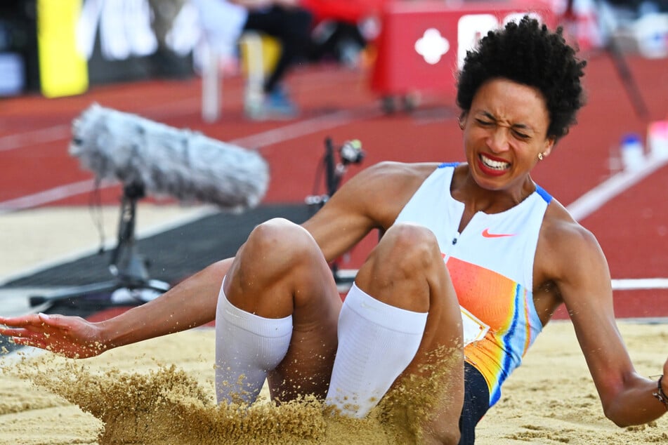 Der Rücken! Olympia-Star Mihambo springt unter Schmerzen beim Goldenen Oval