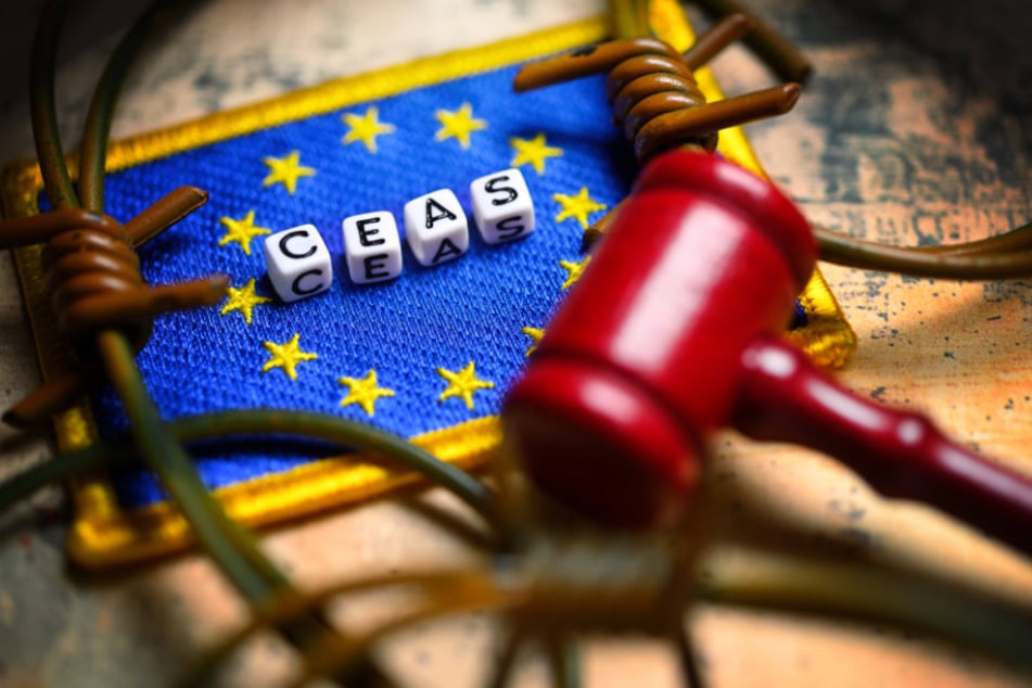 Das CEAS Abkommen (auf Deutsch als GEAS – Gemeinsames Europäisches Asylsystem bezeichnet) ist ein umfassender Regelungsrahmen der Europäischen Union.