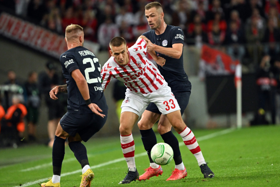 Angreifer Florian Dietz (M.) stellte sich auch gegen den 1. FC Slovácko wieder voll in den Dienst der Mannschaft und knipste zum zwischenzeitlichen 2:0.