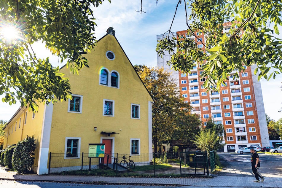 Ein Kleinod zwischen Plattenbauten: Im Prohliser Palitzschhof wird seit knapp 20 Jahren Kunsthandwerk gelehrt.