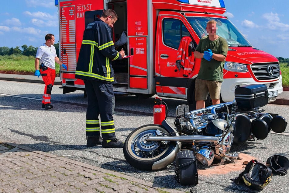 In Hamburg-Bergedorf sind am Samstagnachmittag zwei Motorräder zusammengestoßen.