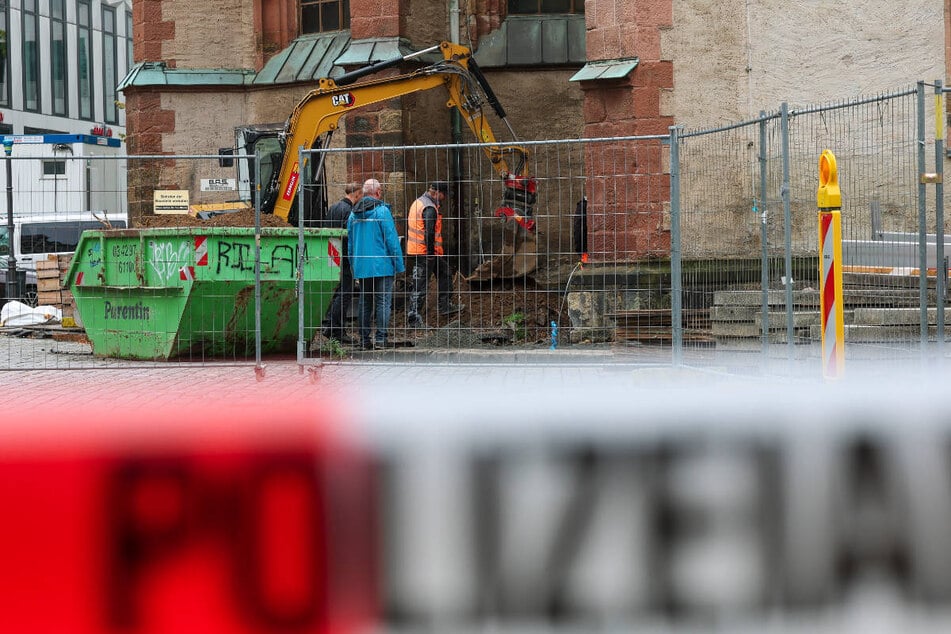 Auf einem ehemaligen Firmengelände bei Waren sind am Mittwoch menschliche Knochen gefunden worden. (Symbolfoto)