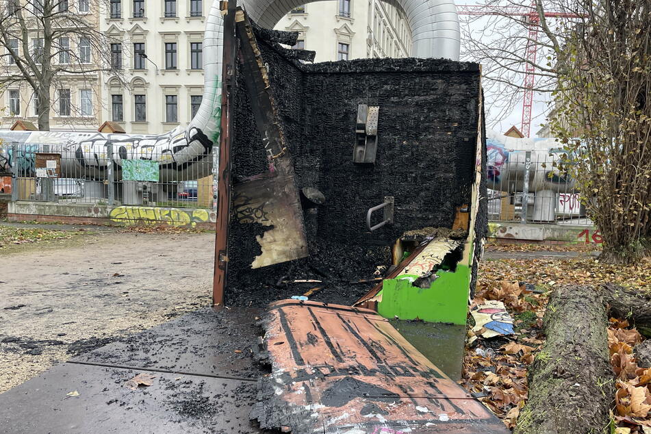 Vor einigen Wochen wurde die Kabine im Leipziger Lene-Voigt-Park abgefackelt.