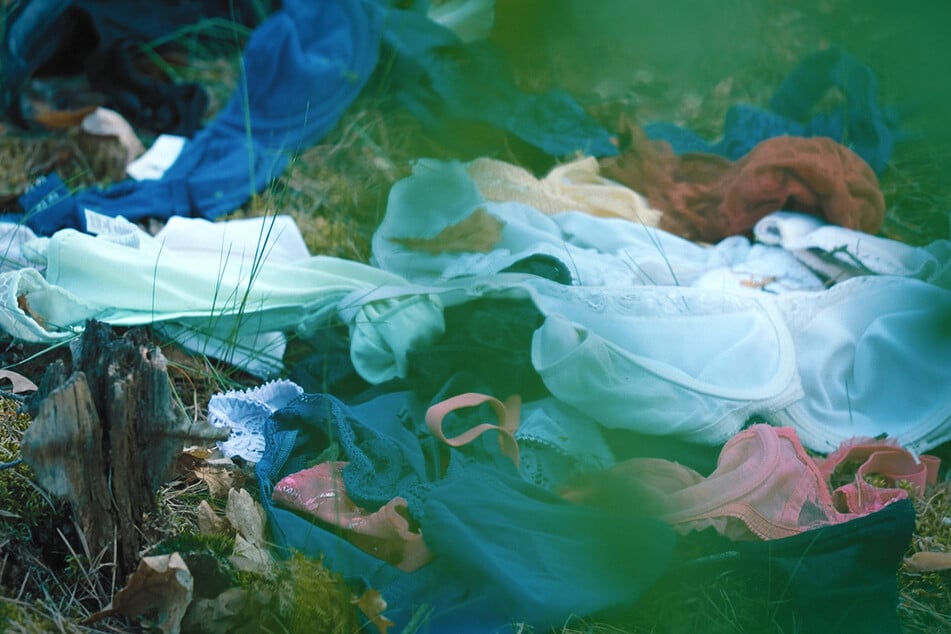 Der Serienmörder hatte in den Wäldern ein regelrechtes Lager an Damenunterwäsche.