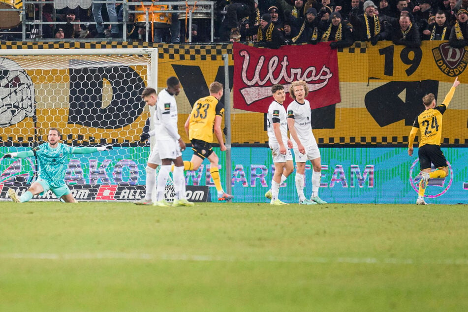 Mit Wucht und Überzeugung hat Dynamo gegen 1860 gespielt. Da gab es viel zu feiern - hier zum Beispiel den Treffer zum 4:1 durch Tony Menzel (19, r.).