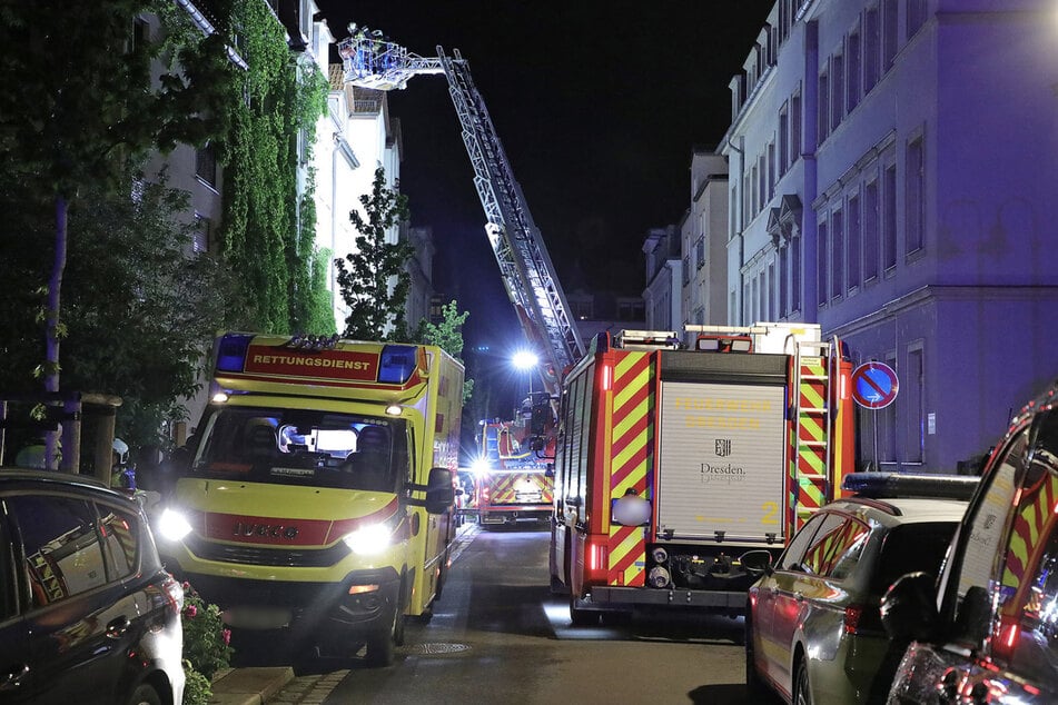 In einem Mehrfamilienhaus in der Osterbergstraße lief in der Nacht zum Samstag ein Feuerwehreinsatz.