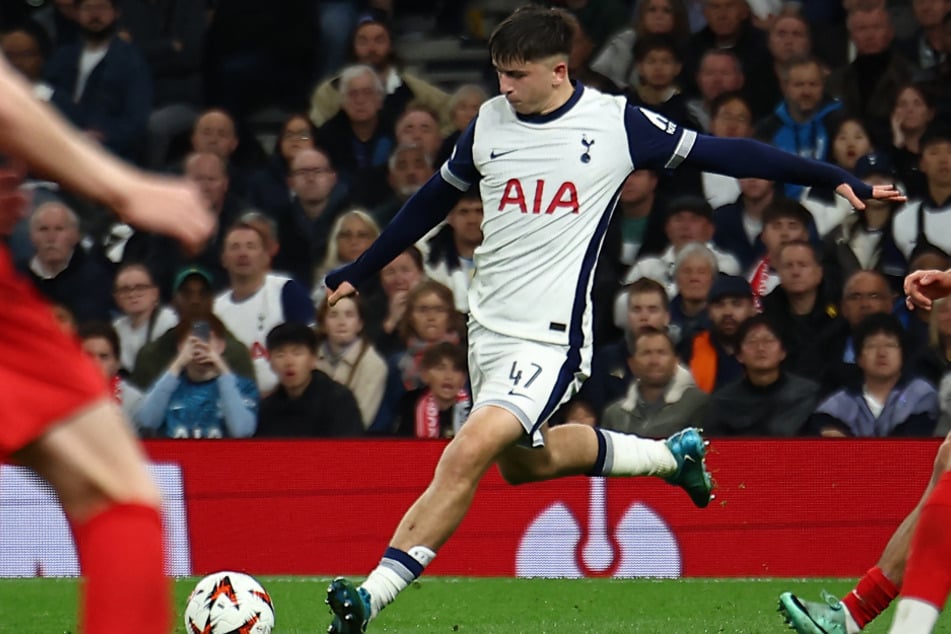 Mikey Moore (18) stammt aus der Jugend von Tottenham Hotspur und gilt als eines der größten Talente von den Tottenham Hotspurs.