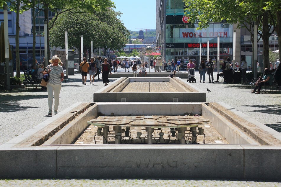 Auch die Prager Straße ist noch auf dem Trockenen.