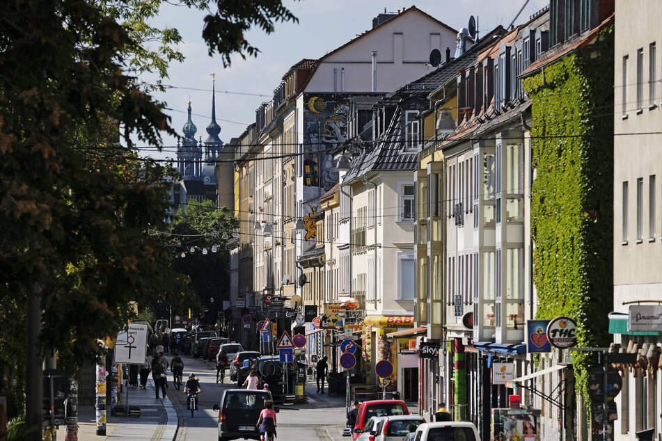 Blick in die Alaunstraße: In Dresden sollen 1500 Wohnungen als reine Ferienwohnungen zweckentfremdet sein.