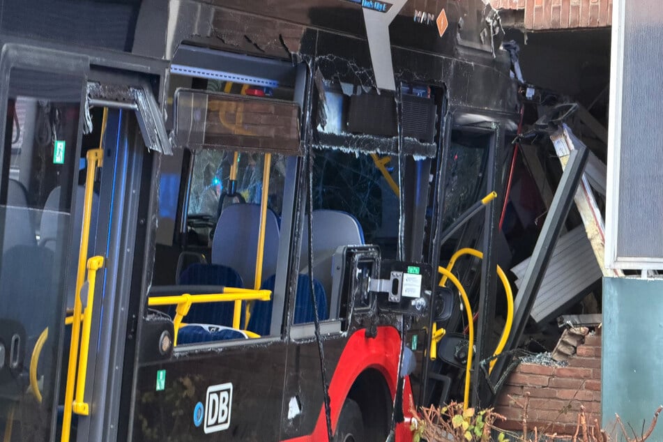 Bei dem Unfall soll es mehrere Verletzte geben.
