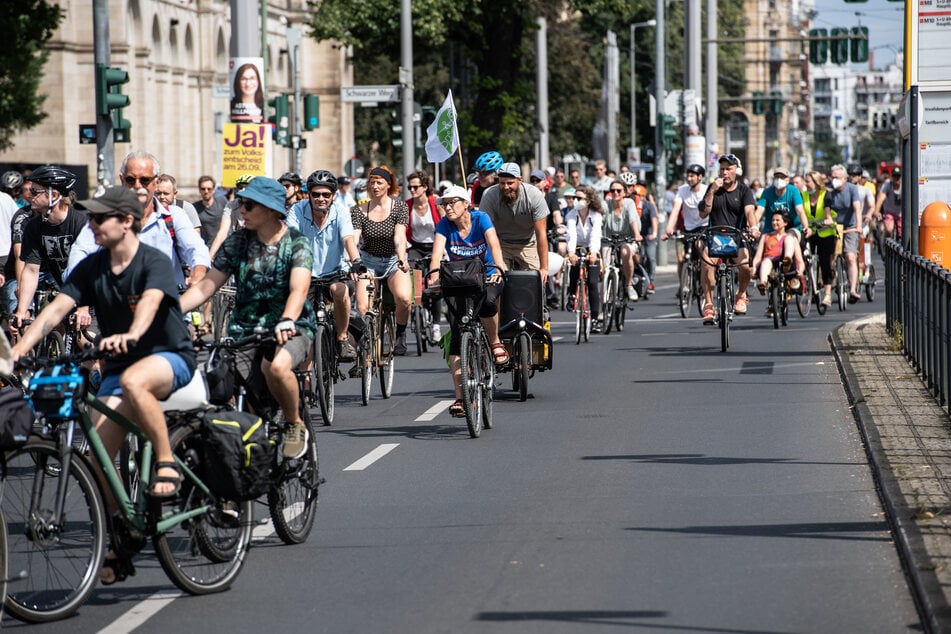 Auch am Mittwoch zieht eine Fahrrad-Demonstration durch Berlin. (Archivbild)