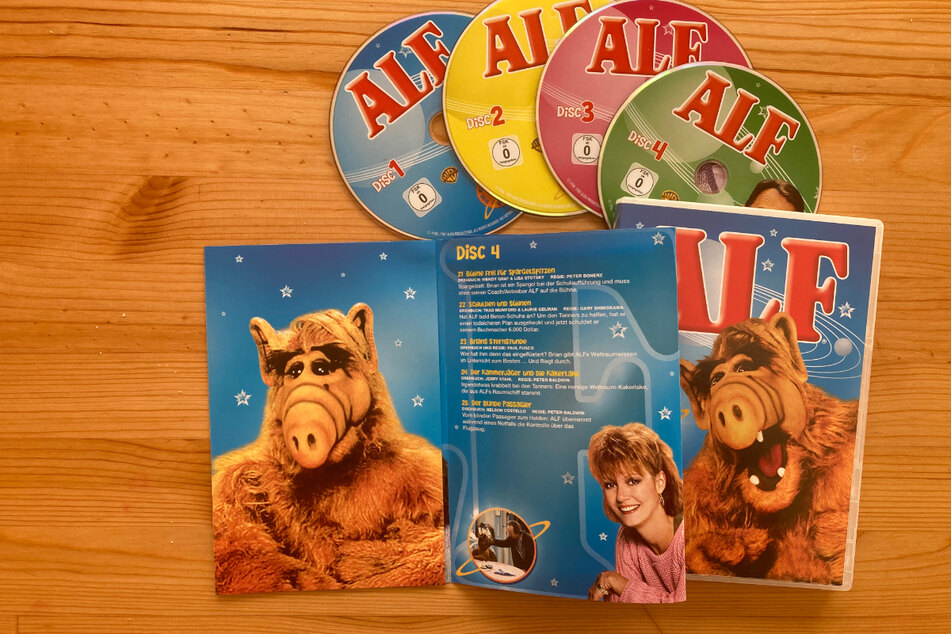 Auch auf DVD, Bluray und auf Streaming-Plattformen können sich Fans des Wuschelwesens die Serie sichern.