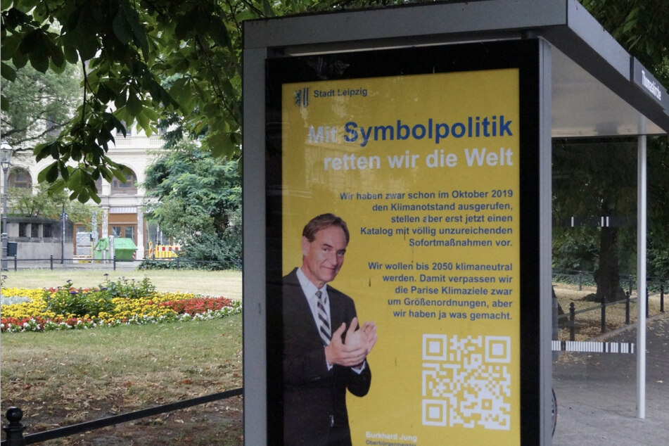 Plakate wie diese hängen im gesamten Stadtgebiet.