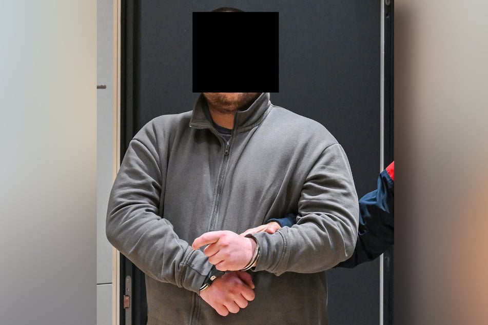 Frank M. (29) muss sich derzeit vorm Landgericht Dresden verantworten.