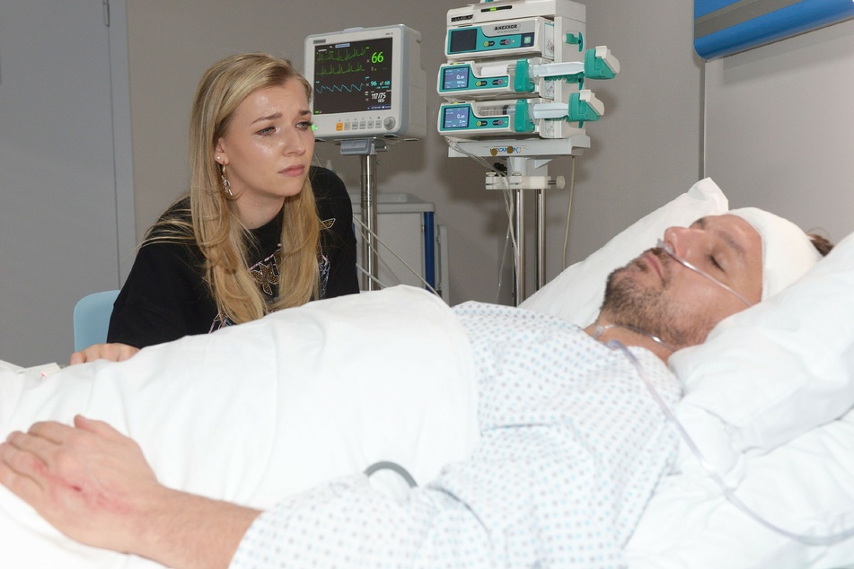Auch Brenda (Annabella Zetsch) und Robert (Nils Schulz) steigen aus.