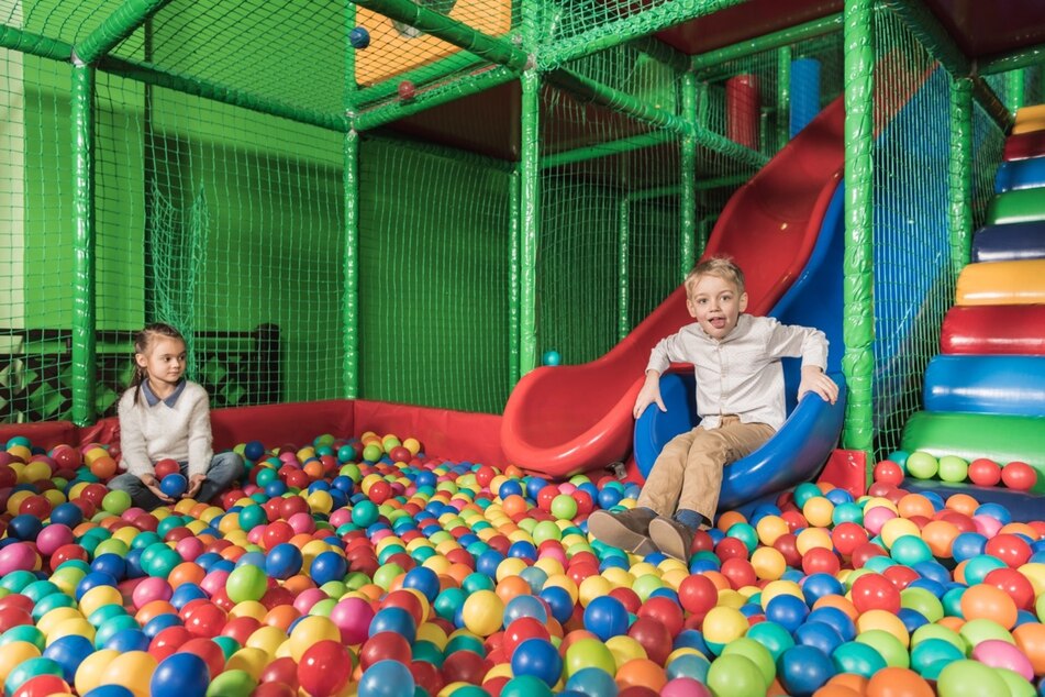 In Dresden gibt es einige Indoorspielplätze und Angebote für Kinder, wo auch im Winter nach Herzenslust getobt werden kann. (Symbolbild)