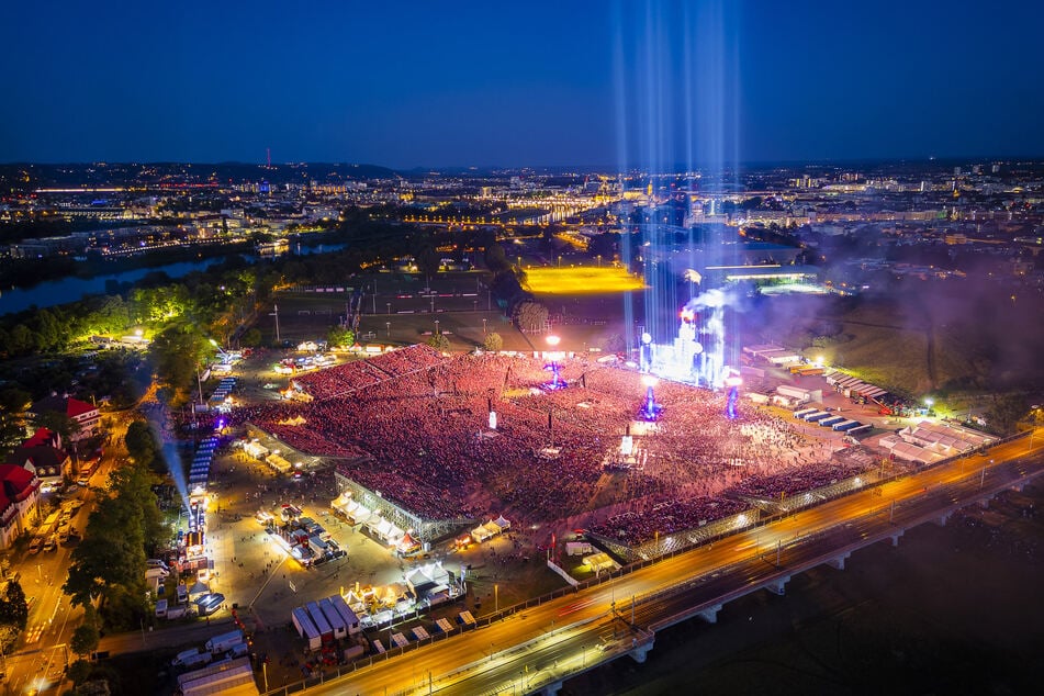 Rammstein lockten 2024 viermal 55.000 Leute ins selbst gebaute Stadion in der Rinne.
