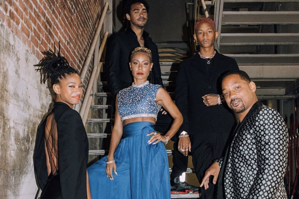 Will Smith with his family (from l to r): Willow Smith, Jada Pinkett Smith, Trey Smith, and Jaden Smith.