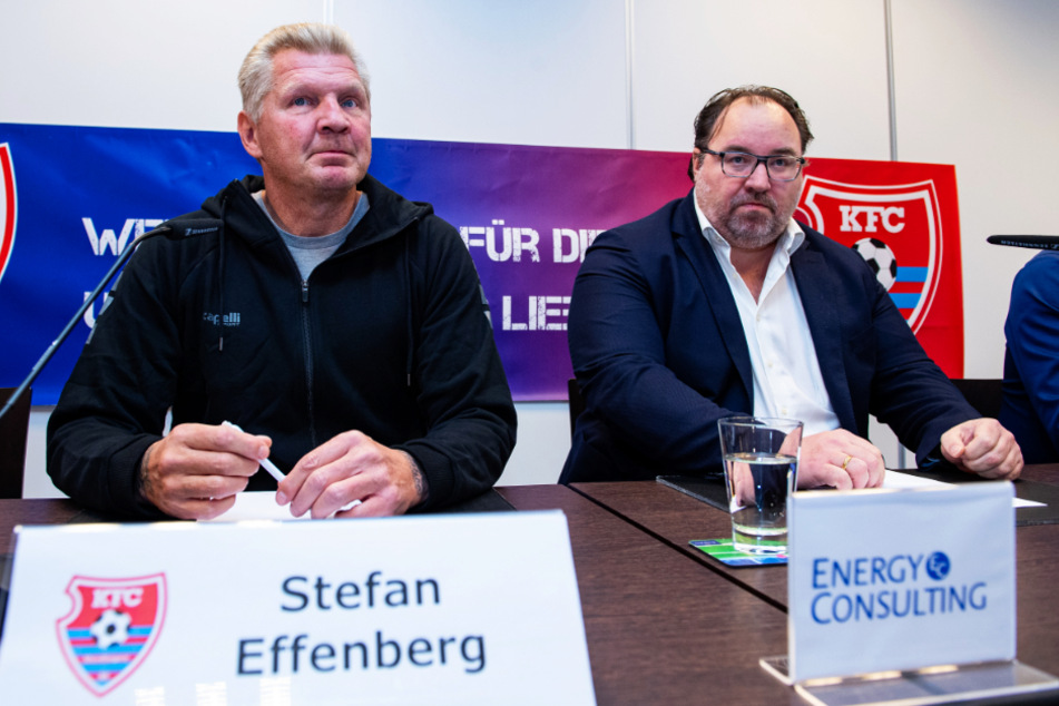 Stefan Effenberg (l.) bei seiner Vorstellung als Sportmanager des KFC Uerdingen im Oktober 2019 an der Seite von Präsident Mikhail Ponomarev.