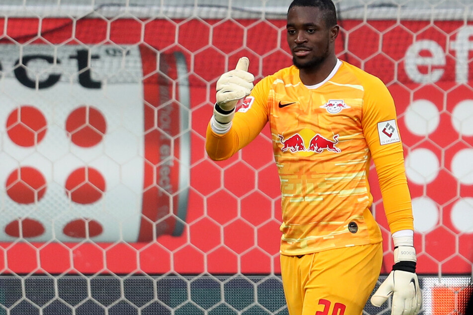 Yvon Mvogo (25) könnte beim Liga-Rivalen FC Schalke 04 anheuern.